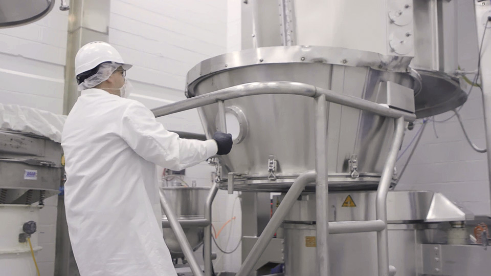 Granulation powder particle engineering 960 retouch