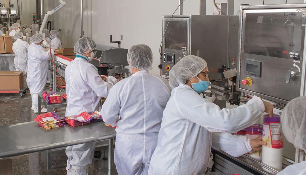 vitaquest packaging manufacturing production line 2007 1 1024x586 1